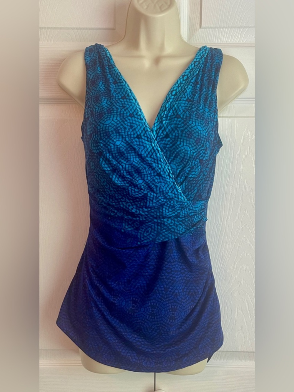 Lands’ End Women’s Blue V-Neck Skirted One Piece Bathing Suit Size 10 Long